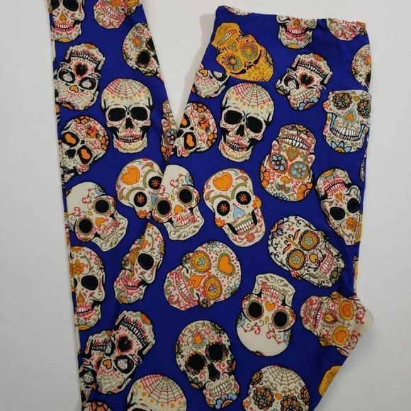 Lularoe TC Sugar Skull leggings! - Picture 1 of 3